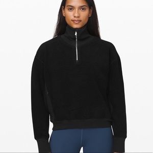 Lululemon Sherpa half zip pullover in black size 6